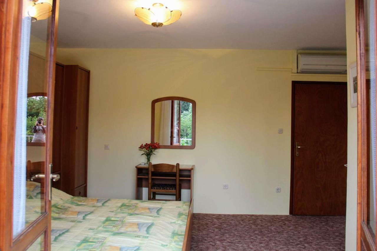 Antun Mozara Family House Bed & Breakfast Слано Екстериор снимка